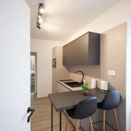 Classy Apartments In City Centar Zadar Exterior photo
